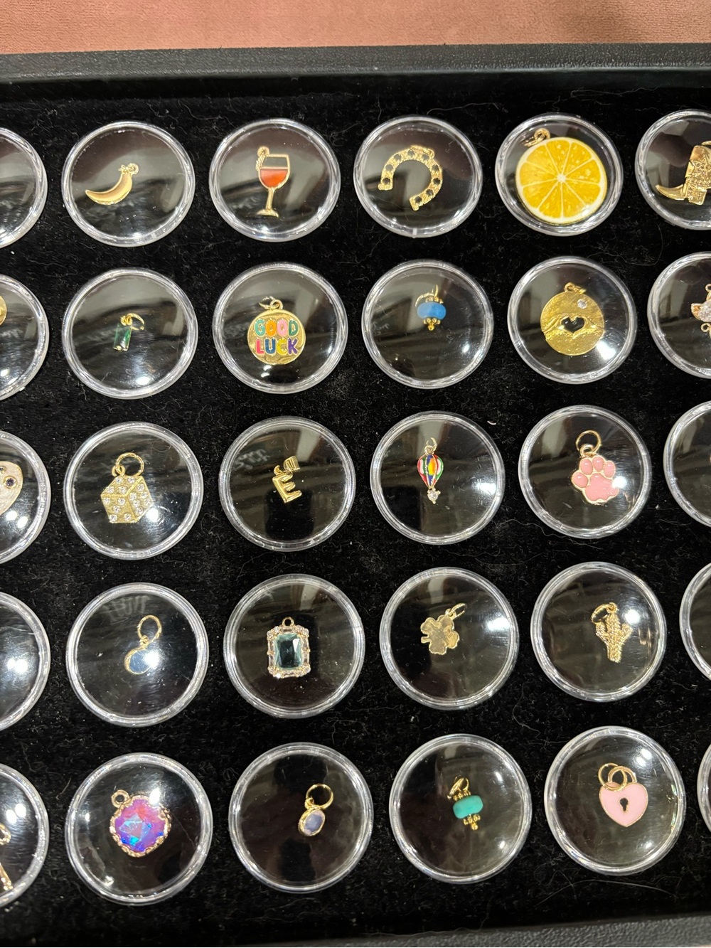 Designer charms and more. 51 pieces - Picture 8 of 10